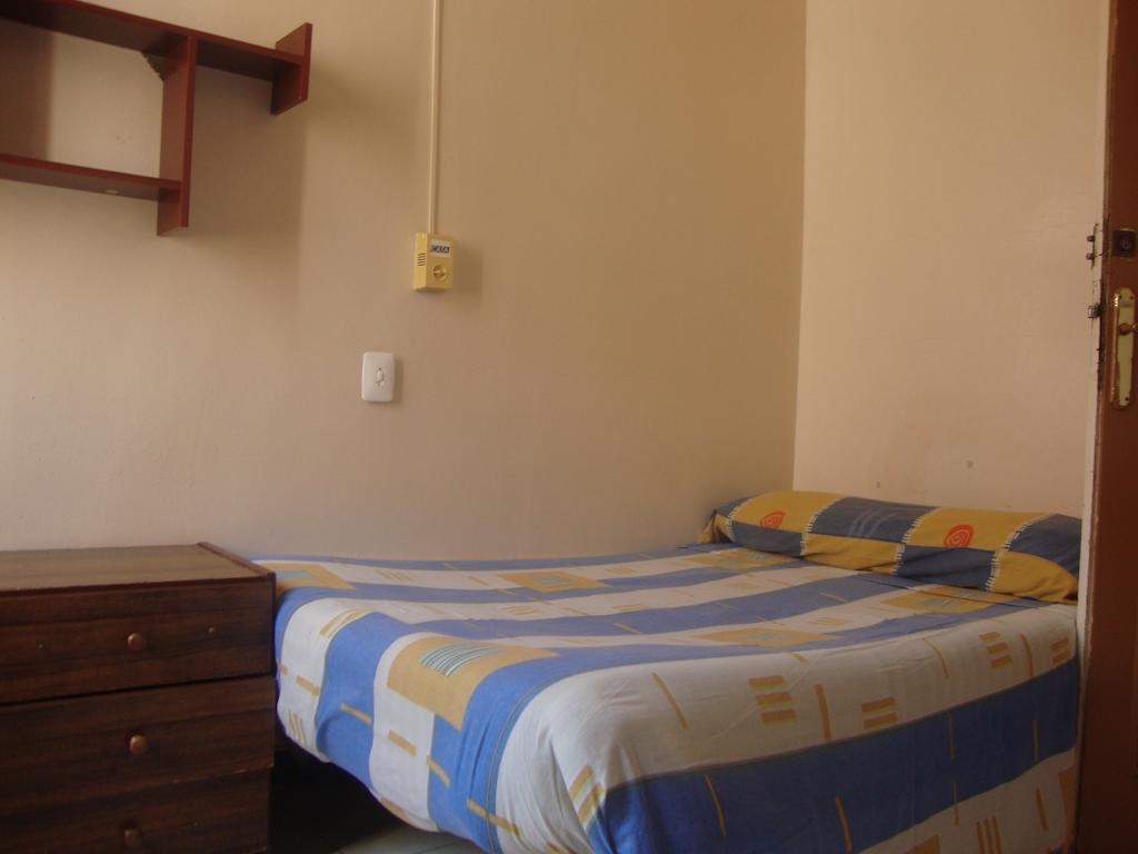 Hostel Turisol Barselona Oda fotoğraf