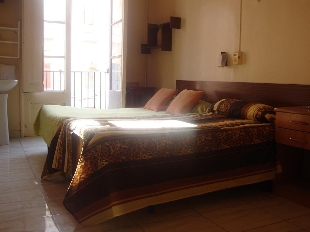 Hostel Turisol Barselona Oda fotoğraf