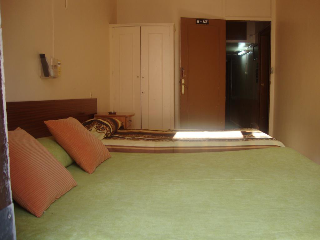 Hostel Turisol Barselona Oda fotoğraf