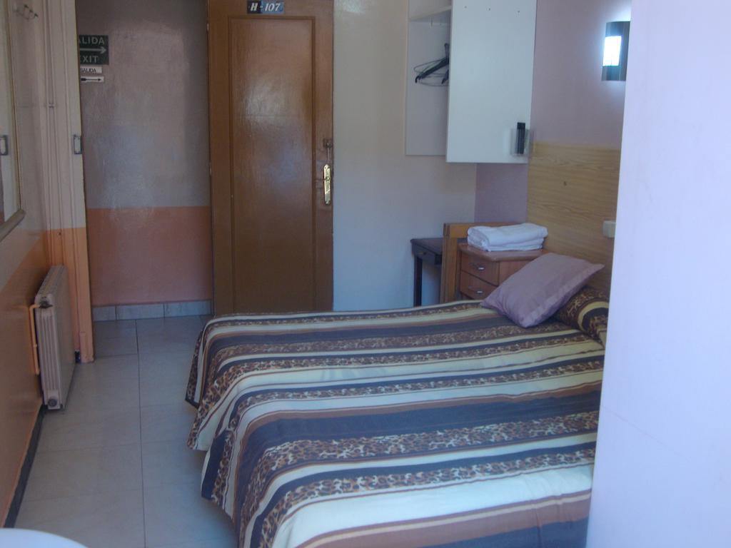 Hostel Turisol Barselona Oda fotoğraf