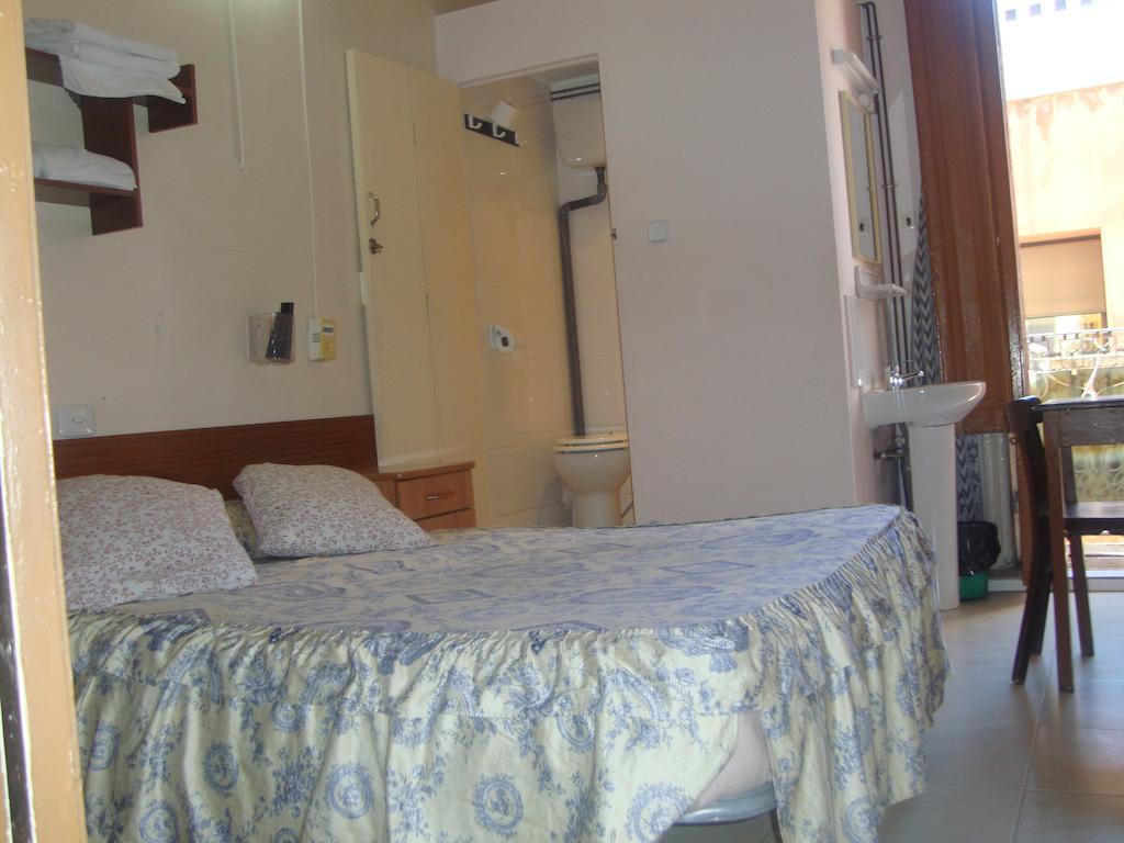 Hostel Turisol Barselona Oda fotoğraf