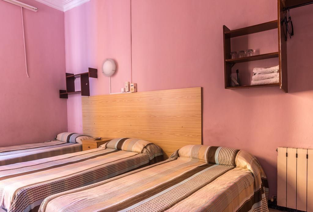 Hostel Turisol Barselona Dış mekan fotoğraf