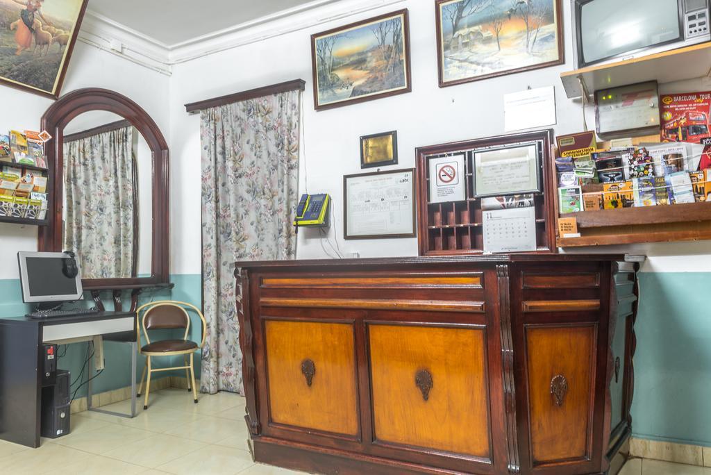 Hostel Turisol Barselona Dış mekan fotoğraf