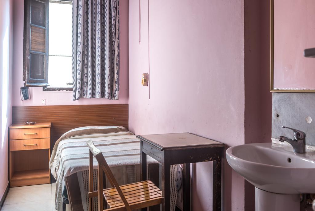 Hostel Turisol Barselona Dış mekan fotoğraf