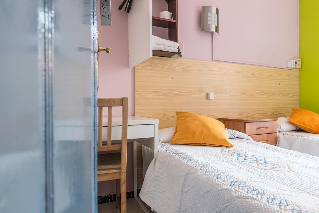 Hostel Turisol Barselona Dış mekan fotoğraf
