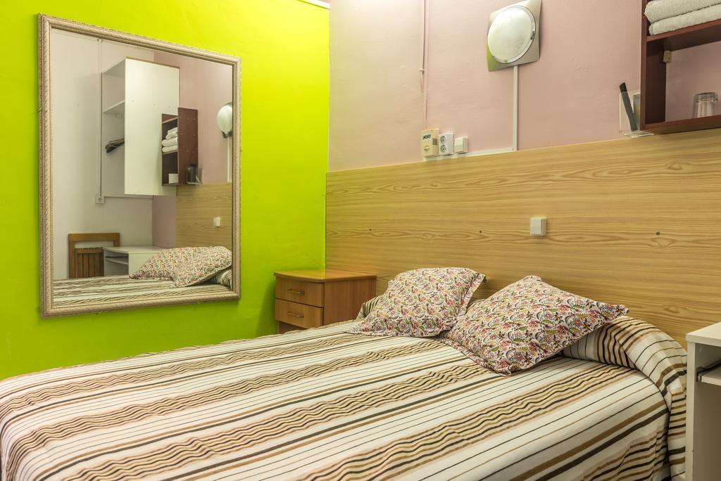 Hostel Turisol Barselona Dış mekan fotoğraf